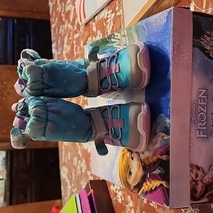 Girls size 9M sneaker boot Disney Frozen